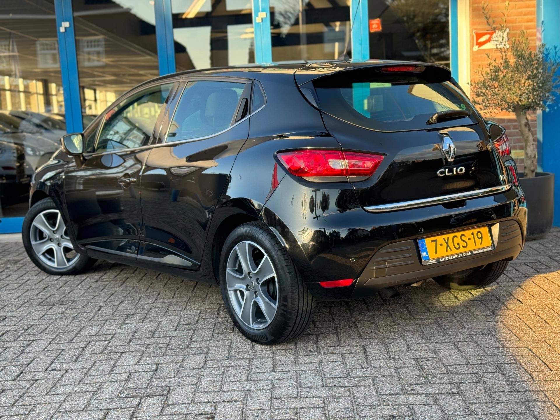Renault Clio 0.9 TCe ECO Night&Day 2014 NAVI CLIMA LM NAP!, Auto's, Voorwielaandrijving, Stof, Zwart, 540 kg