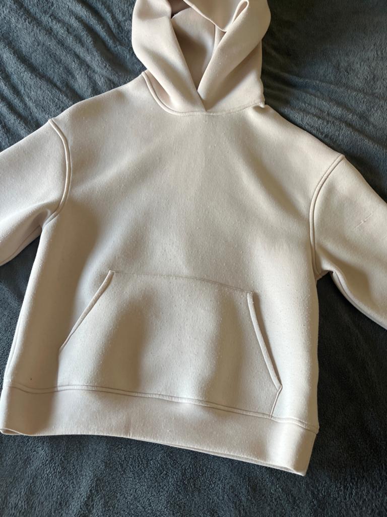 Comfortabele beige hoodie met capuchon, Ophalen of Verzenden, Zo goed als nieuw, Maat 38/40 (M), Beige