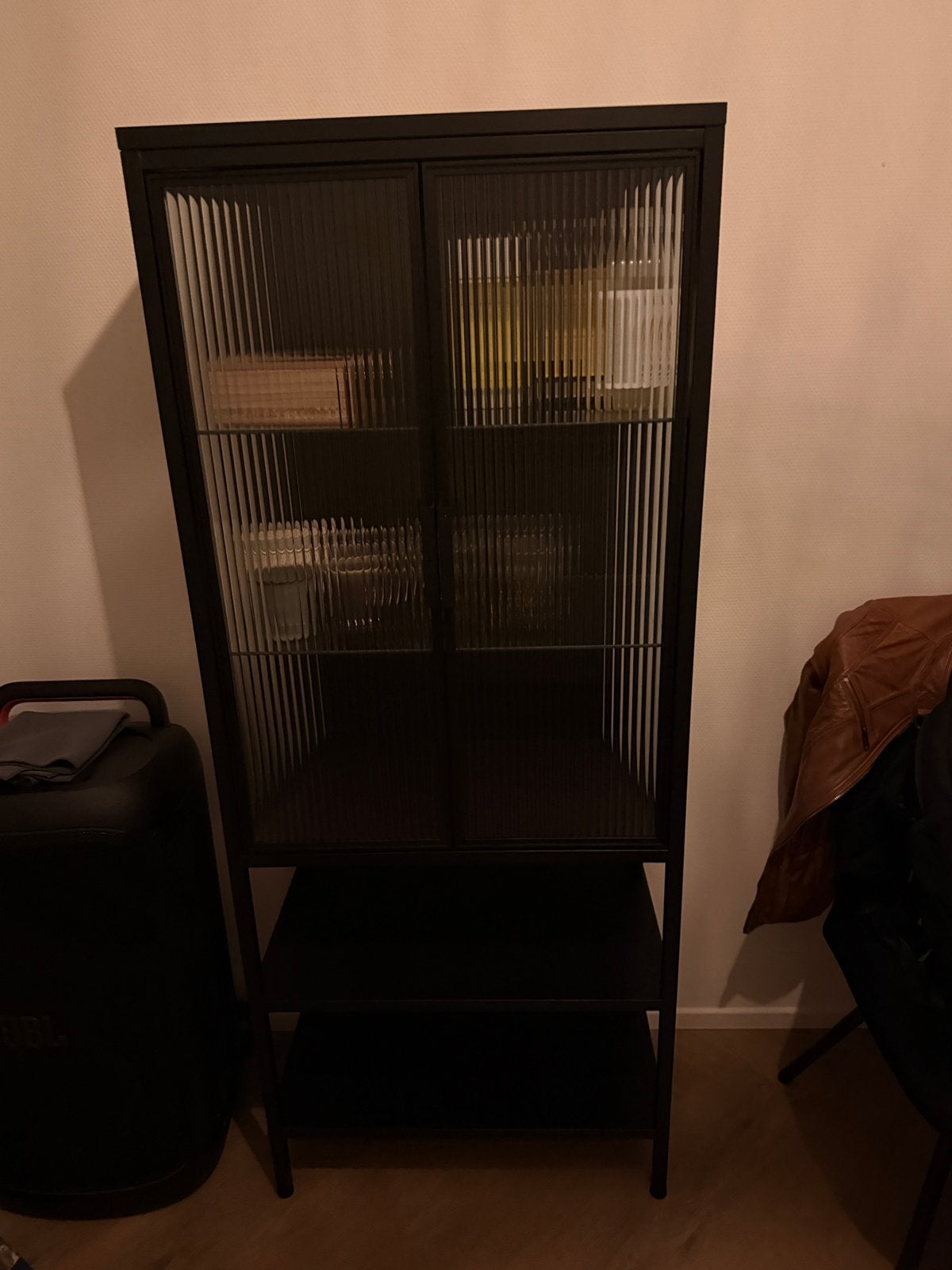 Vitrinekast van de Ikea, Huis en Inrichting, Kasten | Vitrinekasten, Ophalen, 50 tot 100 cm, Zo goed als nieuw, 150 tot 200 cm