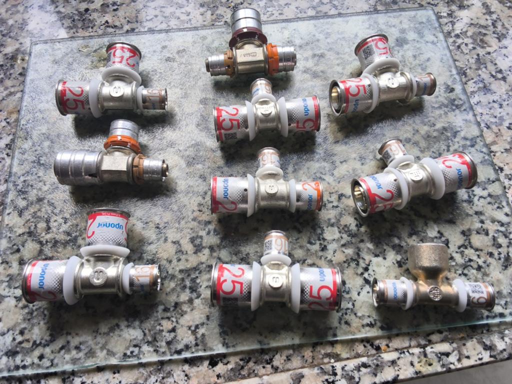 Diverse Uponor koppelingen - Nieuwstaat, Overige materialen, Overige typen, Zo goed als nieuw, Minder dan 2 meter
