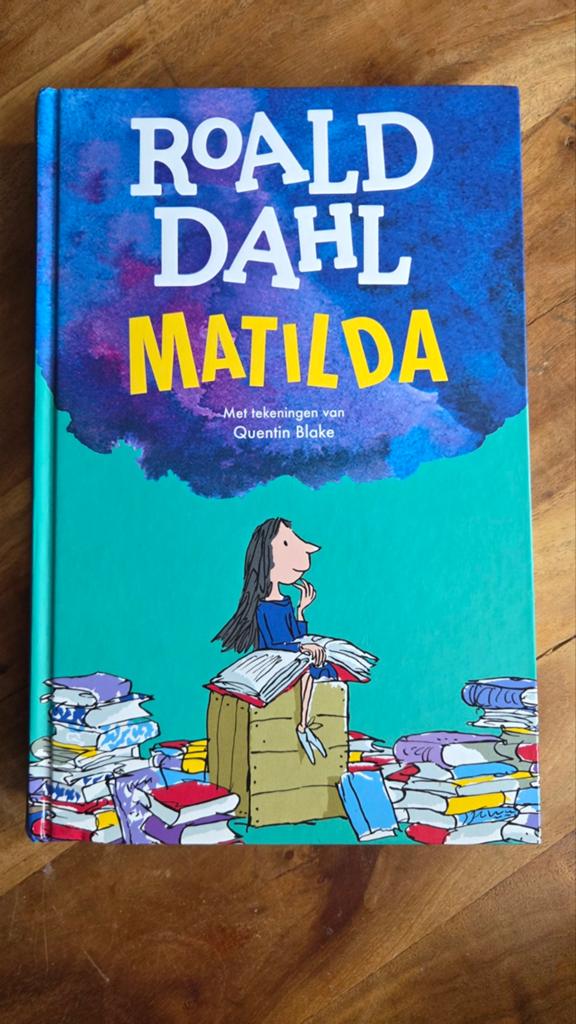 Matilda - Roald Dahl (met tekeningen van Quentin Blake), Ophalen of Verzenden, Zo goed als nieuw, Roald Dahl, Fictie