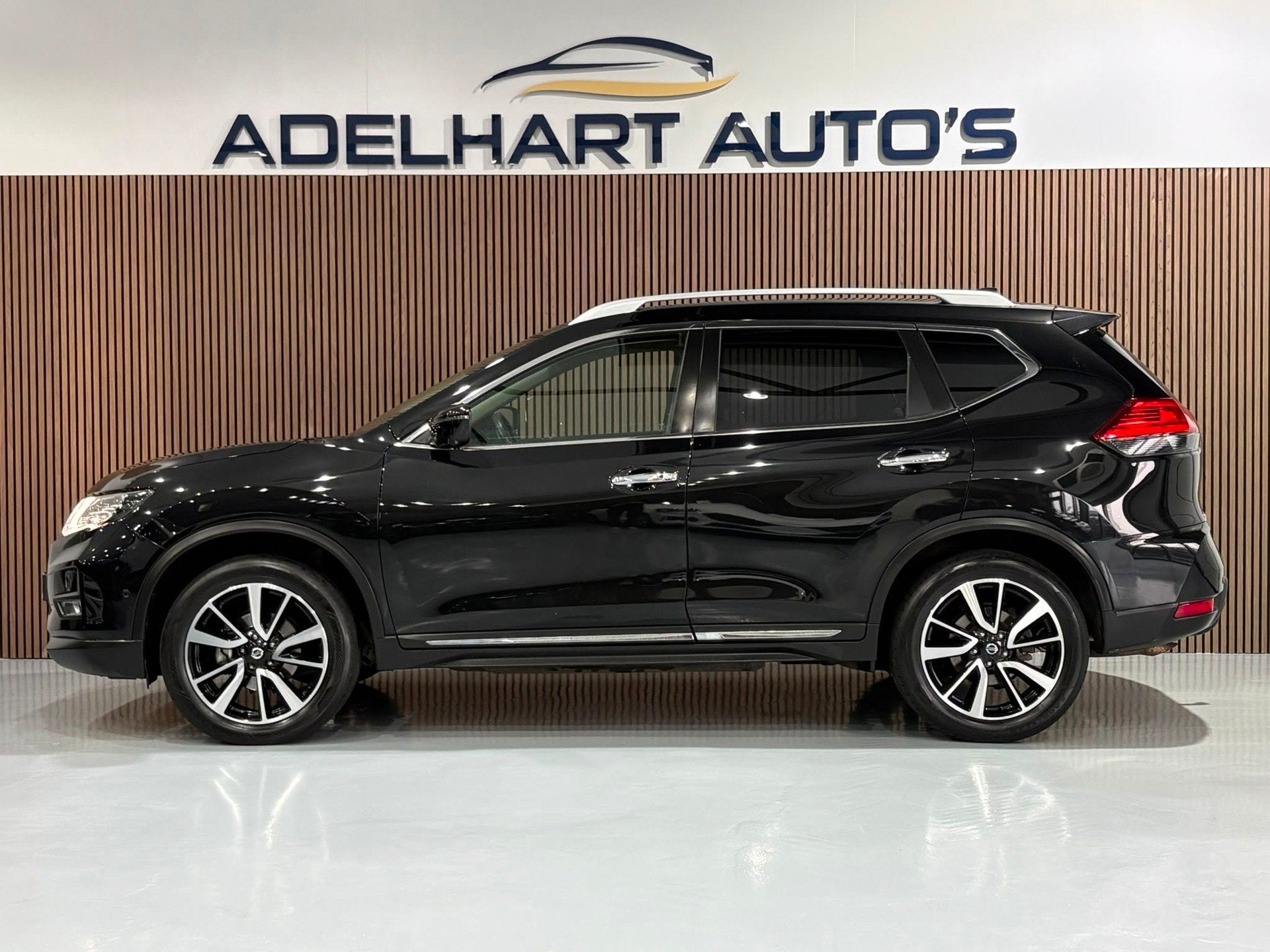 Nissan X-Trail 1.3 DIG-T Tekna Automaat / Panorama dak / Led, Gebruikt, Zwart, 4 cilinders, Zwart