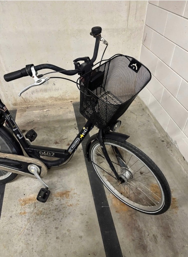 Used bike with basket and luggage carrier, Ophalen, Gebruikt, Handrem