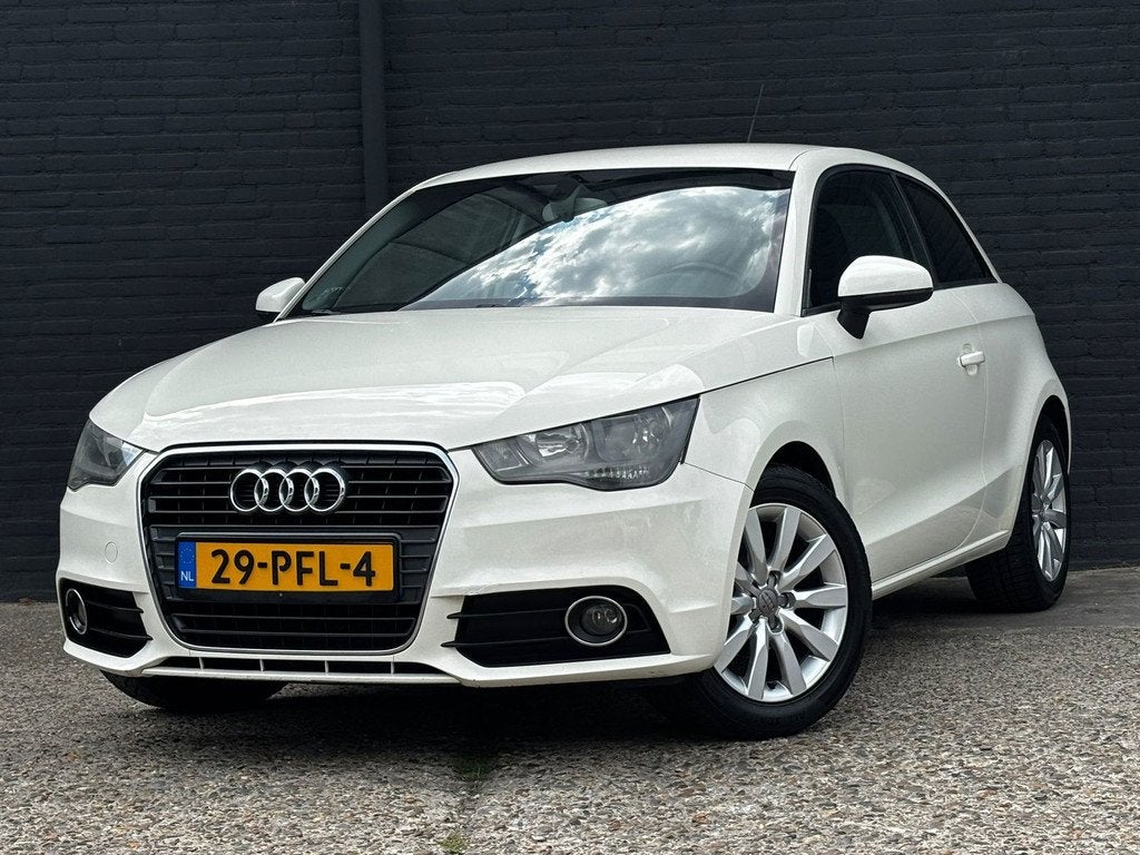 Audi A1 1.2 TFSI Ambition Pro Line Business EXPORT| AIRCO |, Auto's, Audi, Voorwielaandrijving, 4 cilinders, 4 stoelen, Wit