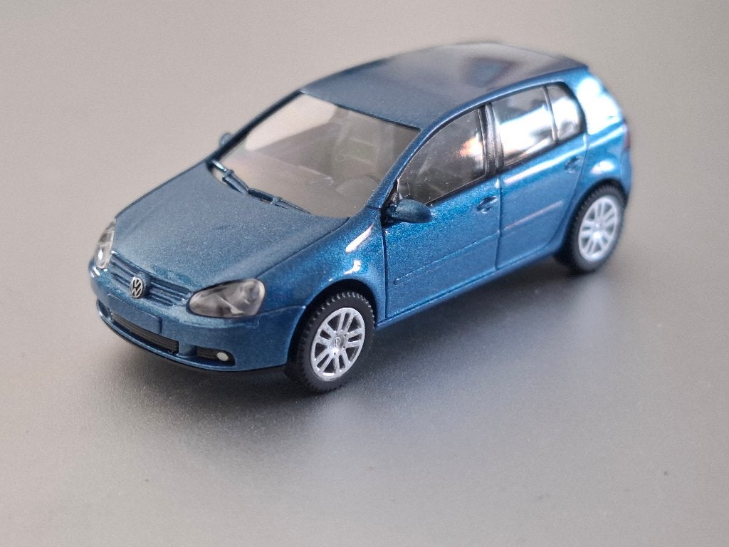 1:87 Volkswagen VW Golf 5 blauw Wiking € 6, Verzenden, Zo goed als nieuw, Auto, Wiking