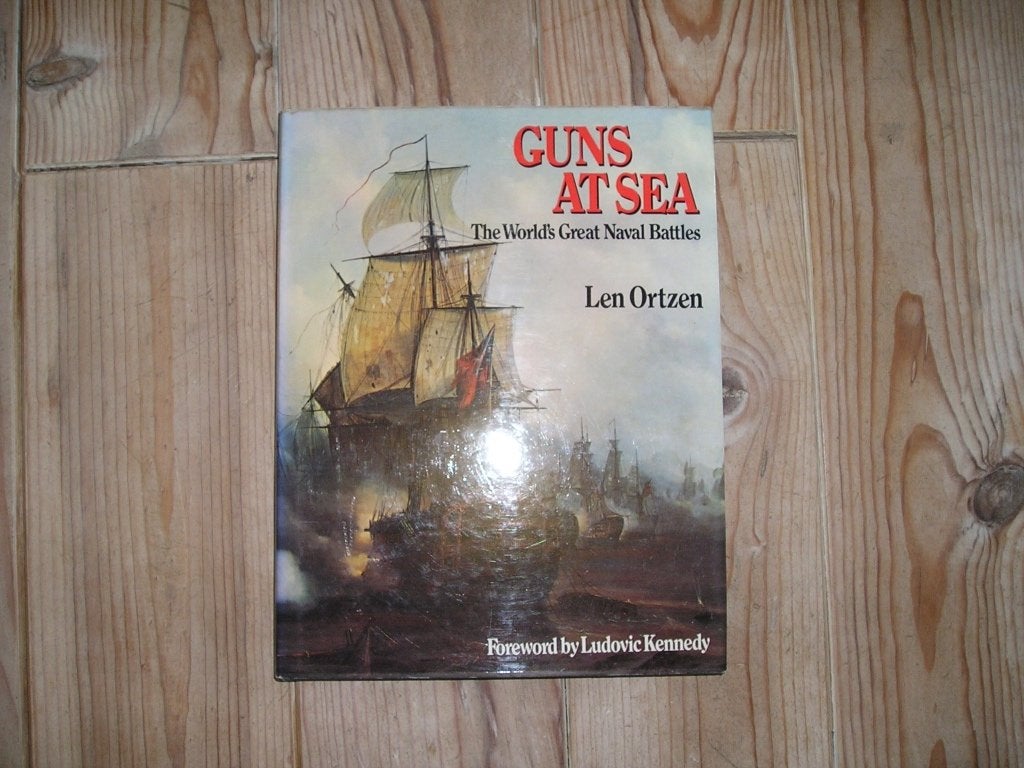 Len Ortzen - Guns at sea, Verzamelen, Ophalen of Verzenden, Boek of Tijdschrift