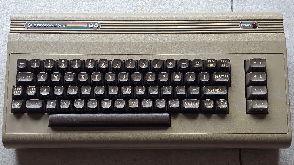 Originele Commodore 64 (C64) met originele voeding, Computers en Software, Vintage Computers, Ophalen of Verzenden, Commodore C 64