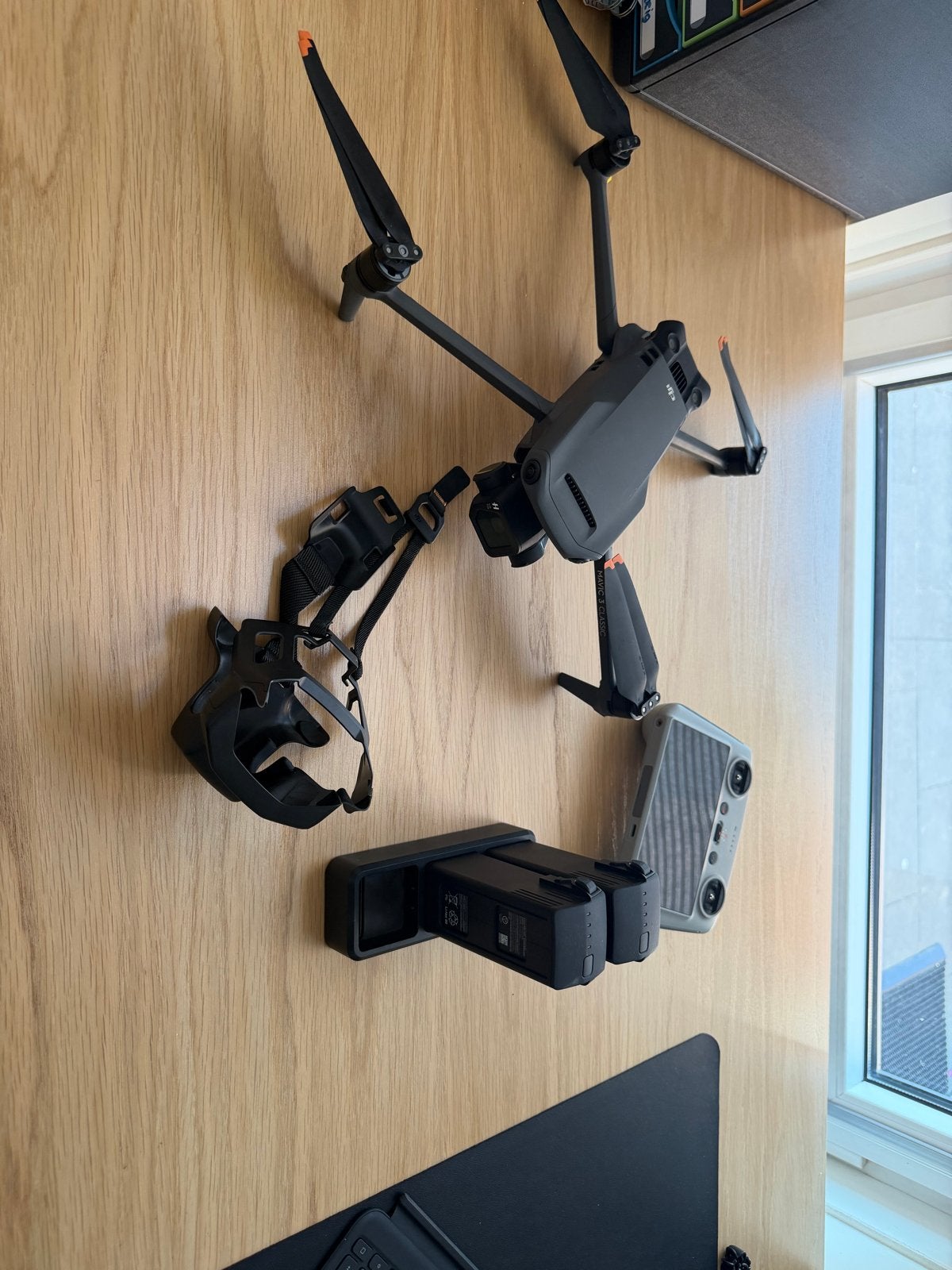 DJI Mavic 3 Classic Drone met DJI RC en 2 extra accu's, Ophalen, 30 tot 45 minuten, Extra accu('s), Zo goed als nieuw