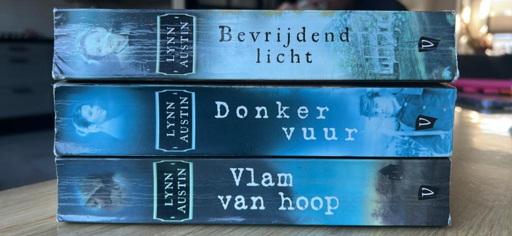 Trilogie van Lynn Austin: Bevrijdend licht, Donker vuur, Vla, Boeken, Romans, Gelezen, Nederland, Ophalen of Verzenden