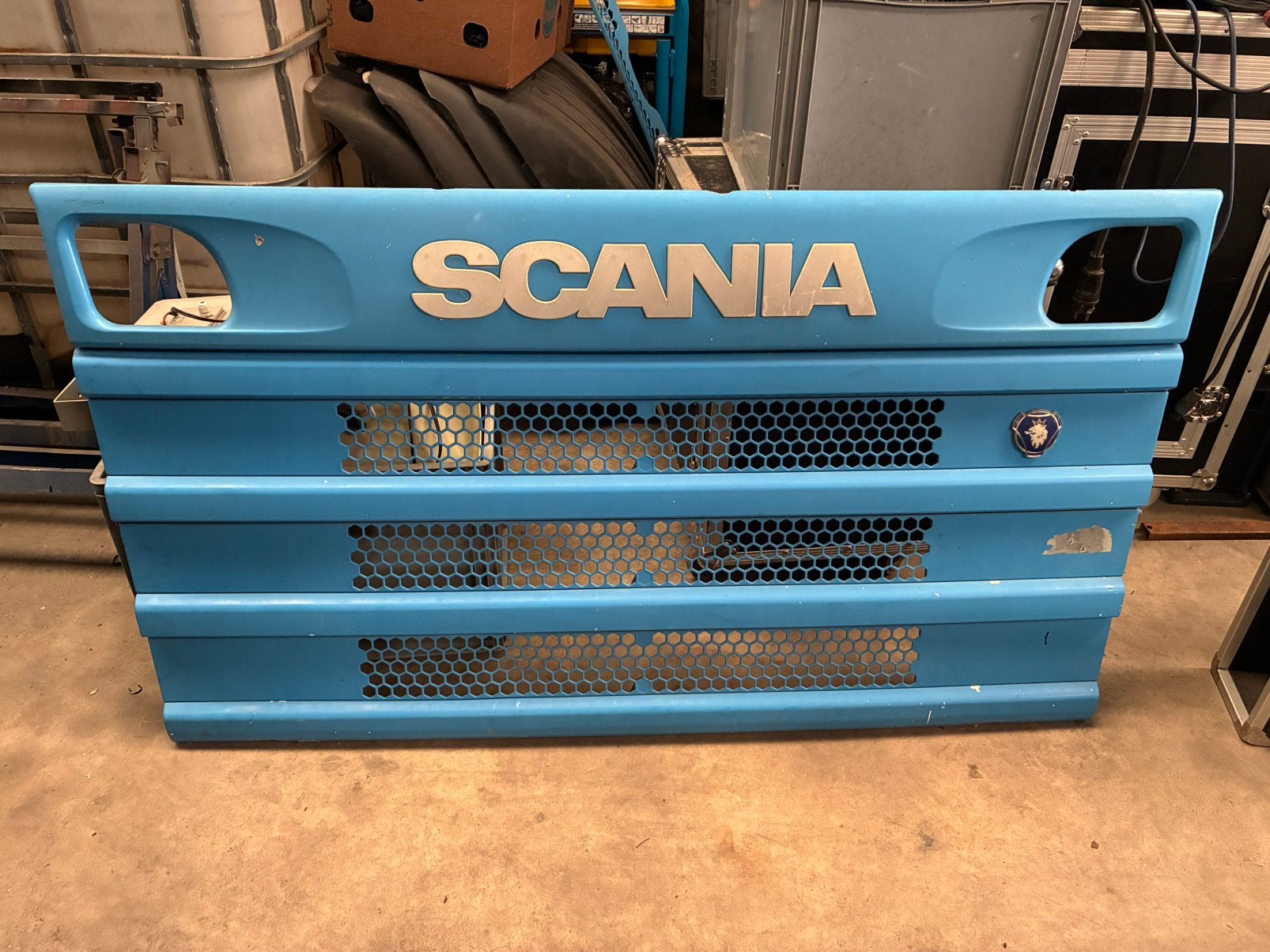 Grill + boegdeurtjes scania 4 serie, Ophalen, Scania, Carrosserie en Plaatwerk
