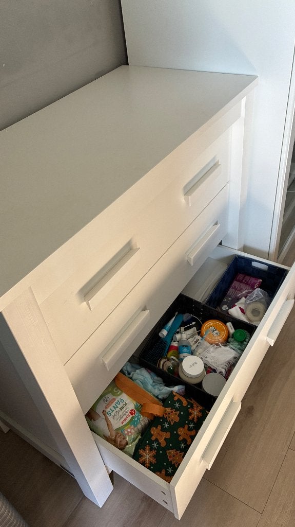 Foto 7 van Europe Baby Juno babykamer | ledikant + commode |