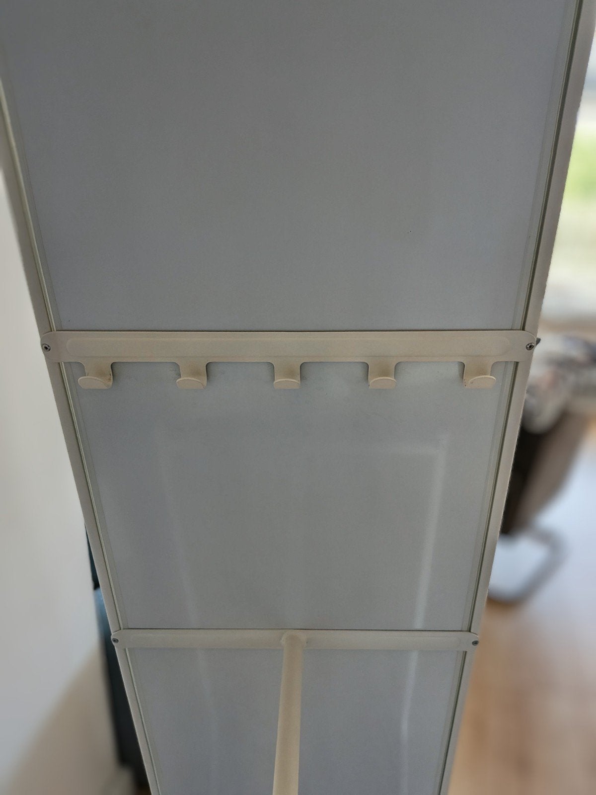 Witte passpiegel met kledinghaken, Ophalen, Rechthoekig, Minder dan 50 cm, 150 tot 200 cm