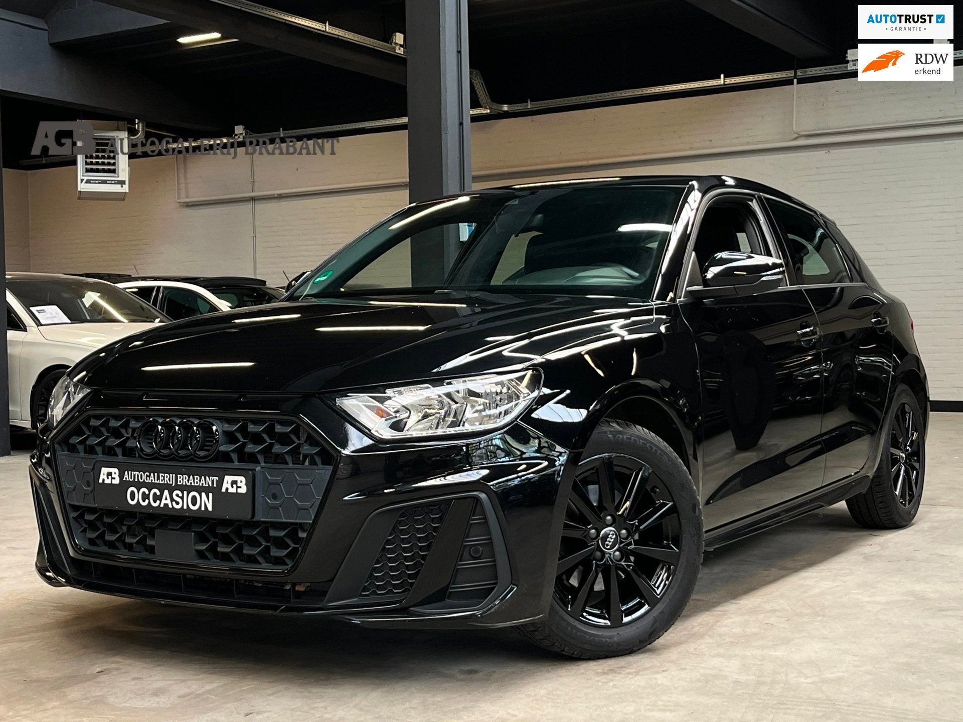 Audi A1 SPORTBACK 30 TFSI S Line Navi/LineAssist/PDC, Auto's, Audi, Stof, 116 pk, Zwart, Automatische klimaatregeling