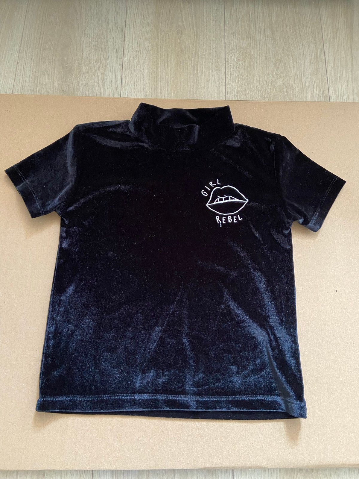 Zwart fluwelen T-shirt, Kinderen en Baby's, Ophalen of Verzenden, Gebruikt, Meisje, Shirt of Longsleeve