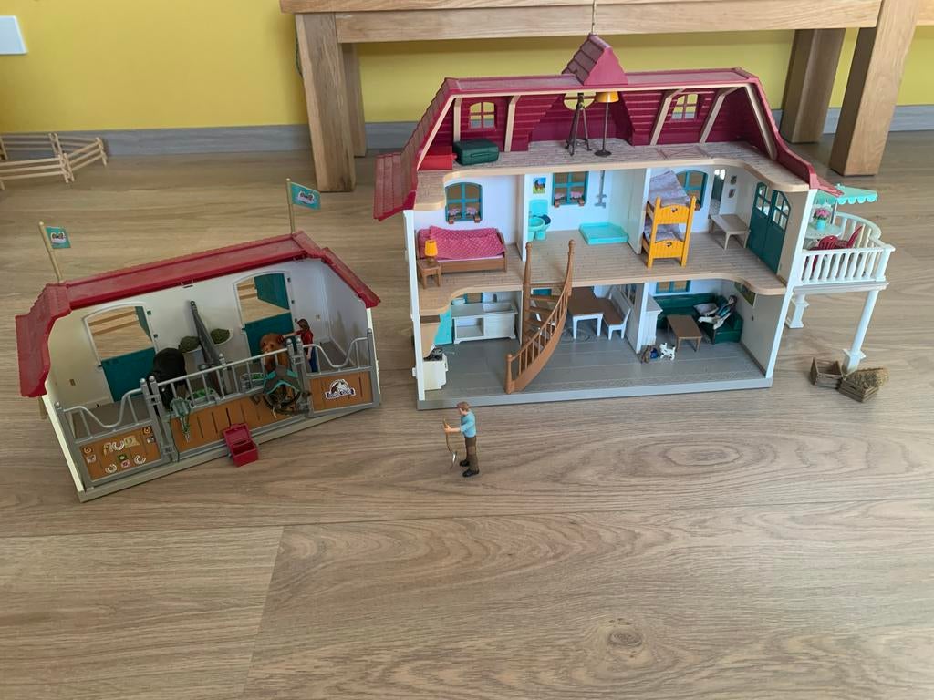 Schleich groot huis en paardenstal - zo goed als compleet, Ophalen, Zo goed als nieuw, Jongen of Meisje