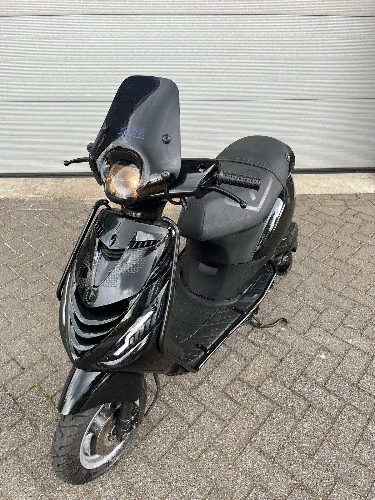 Piaggio zip 4 takt 50cc 2v black on black Full option Brom, Ophalen of Verzenden, Zo goed als nieuw, Benzine, Zip