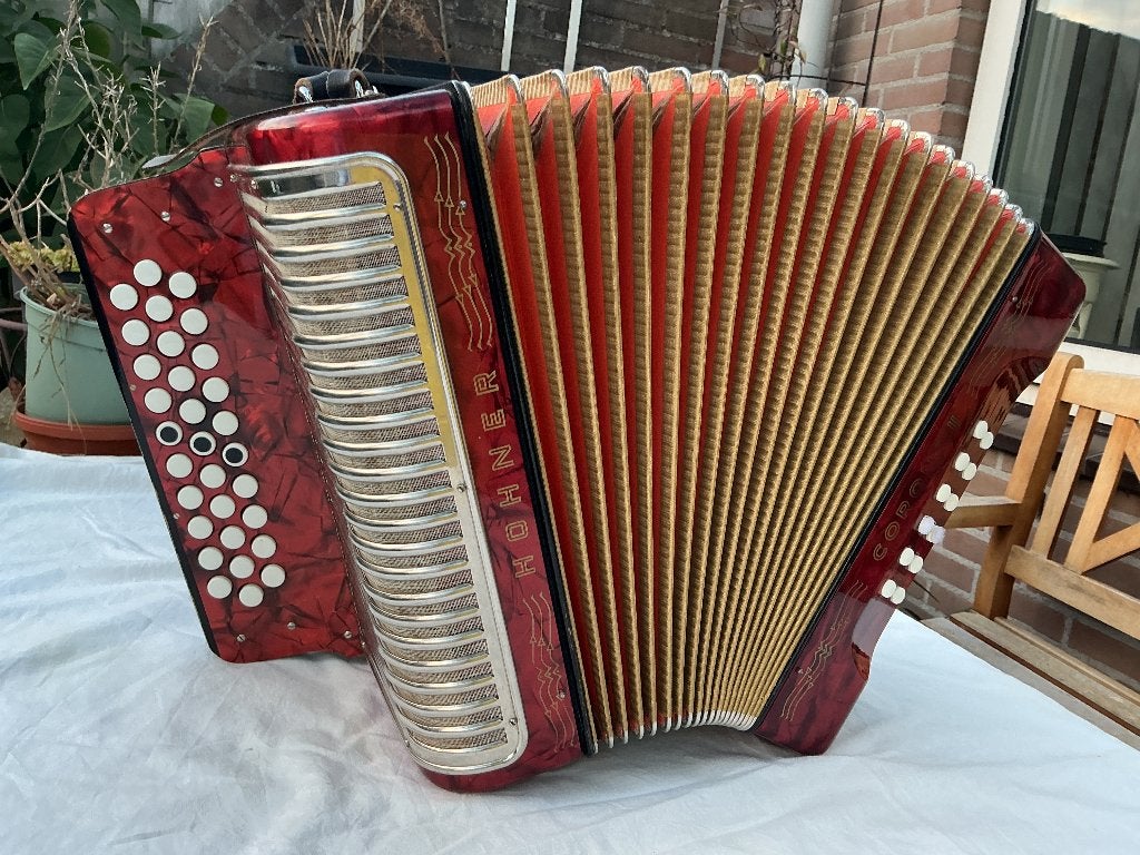Hohner Corona II GCF zeer mooi en goed, Gebruikt, Met riemen, Overige formaten, Ophalen of Verzenden