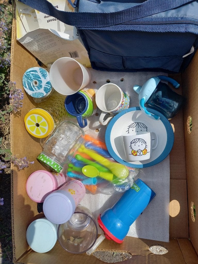 Plastic borden, bekers en glazen bekers met deksel, Ophalen of Verzenden, Gebruikt