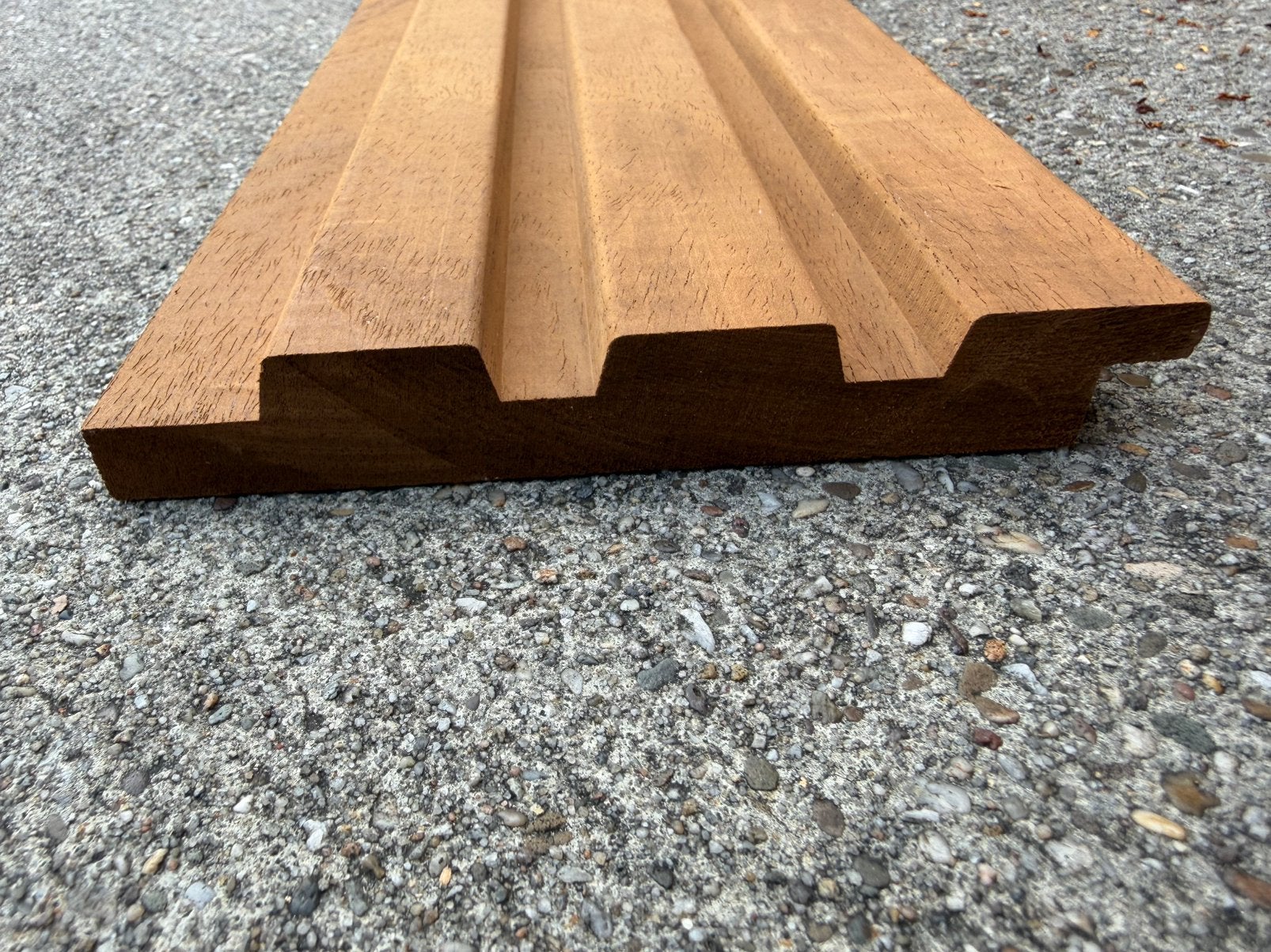 Thermisch gemodificeerd Ayous triple rhombus 21x144 2,5m1, Ophalen, Zo goed als nieuw