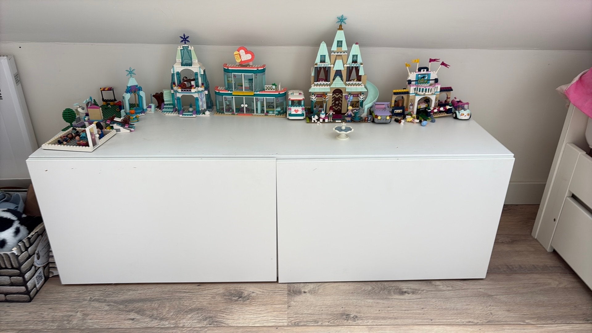 Ikea besta wit met deurtjes, Ophalen, Zo goed als nieuw, 25 tot 50 cm
