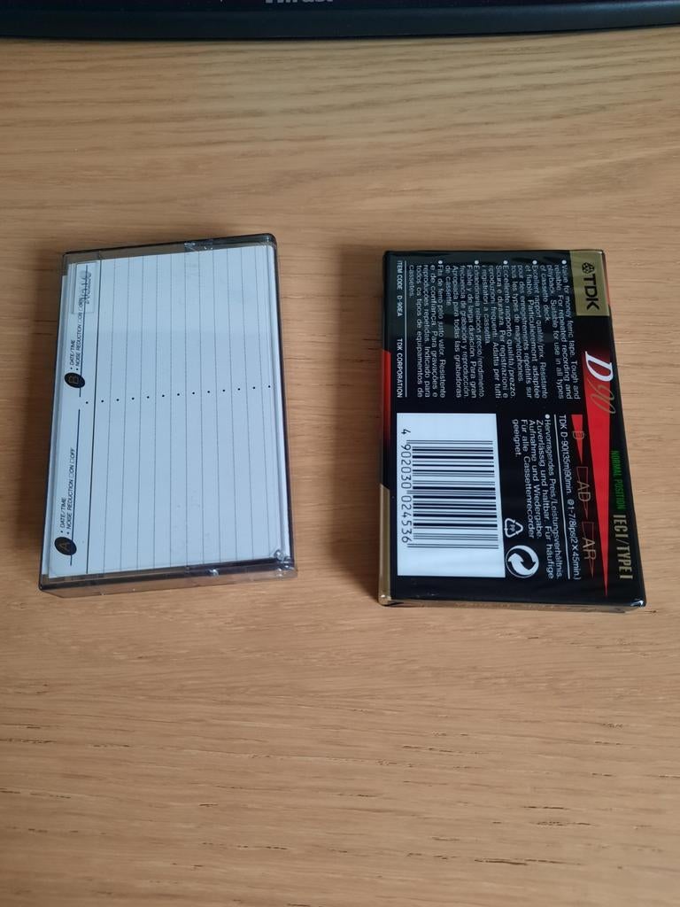 2 TDK Cassettebandjes: D90 (Nieuw) & SA90 (Nieuw, ongeopend), 2 t/m 25 bandjes, Overige genres, Ophalen of Verzenden, Nieuw in verpakking