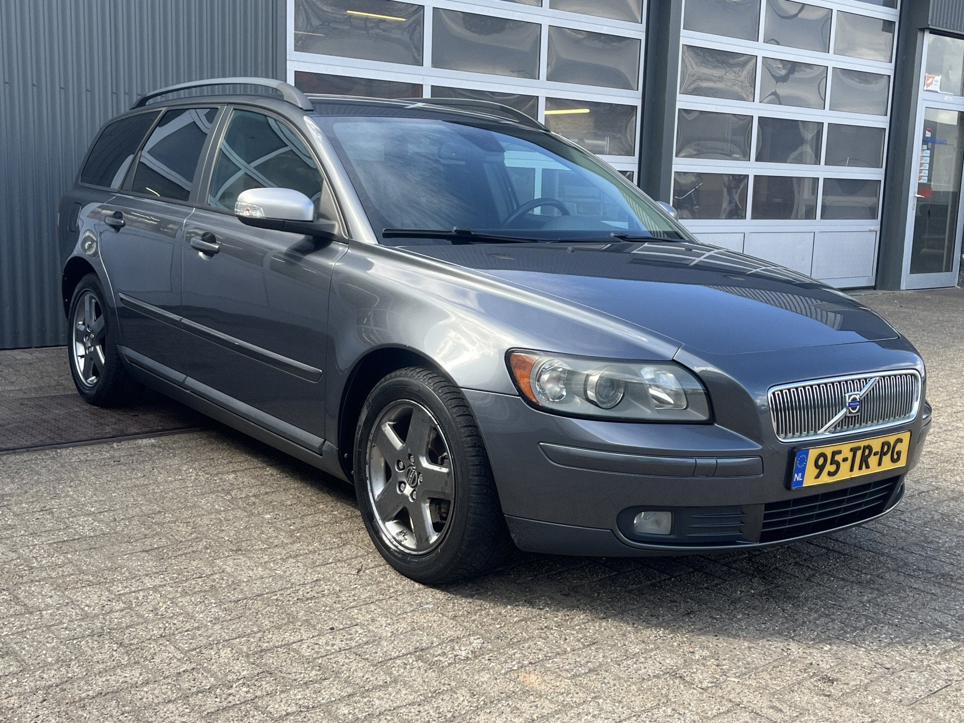 Volvo V50 1.8 Edition II Sport Airco Cruise controle Stuurwi, Voorwielaandrijving, Zwart, 4 cilinders, 126 pk