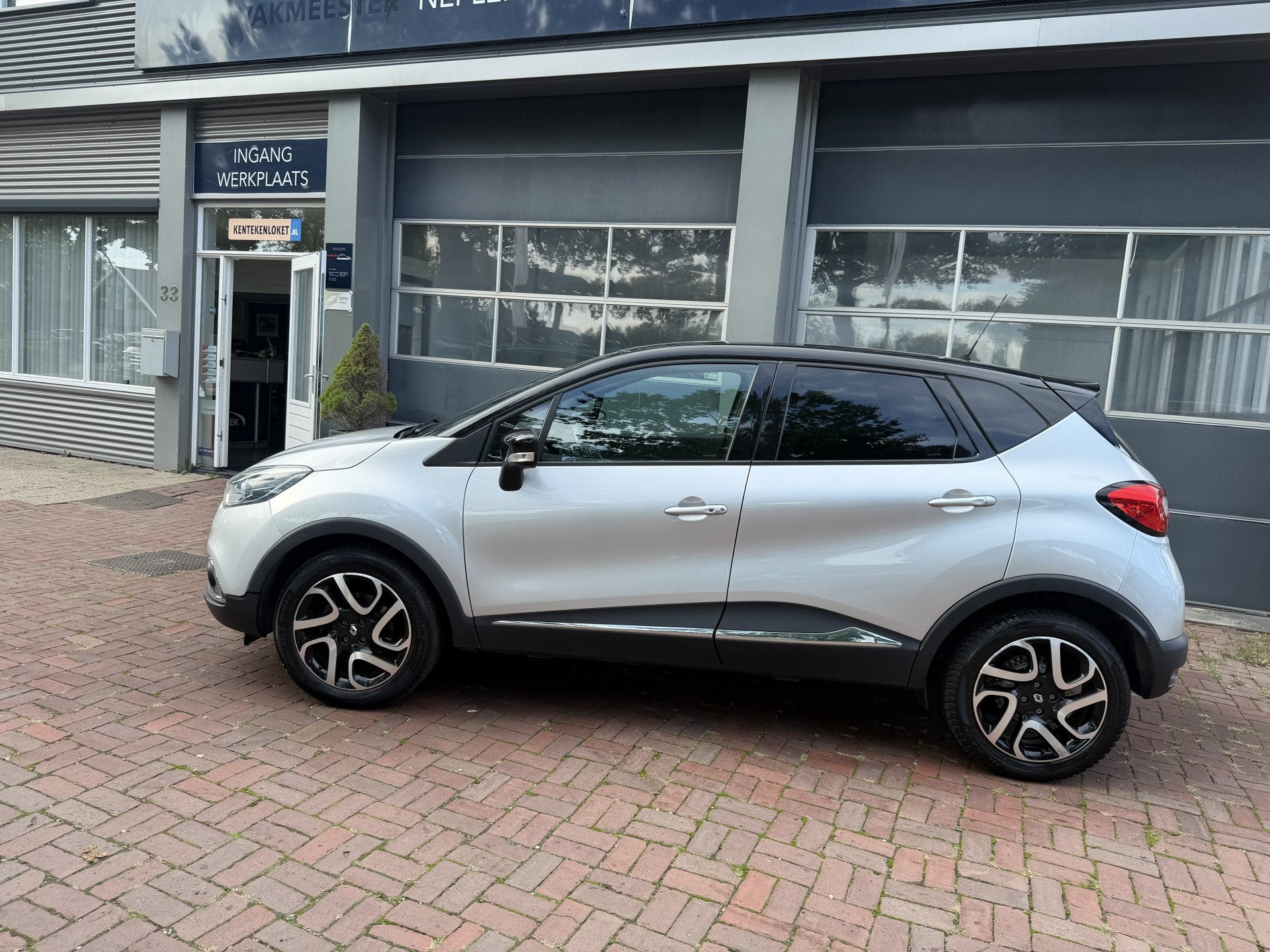 Renault Captur 1.2 TCe Dynamique AUTOMAAT BJ 2015 Km 103.000, Dealer onderhouden, Stof, 4 cilinders, 19 km/l