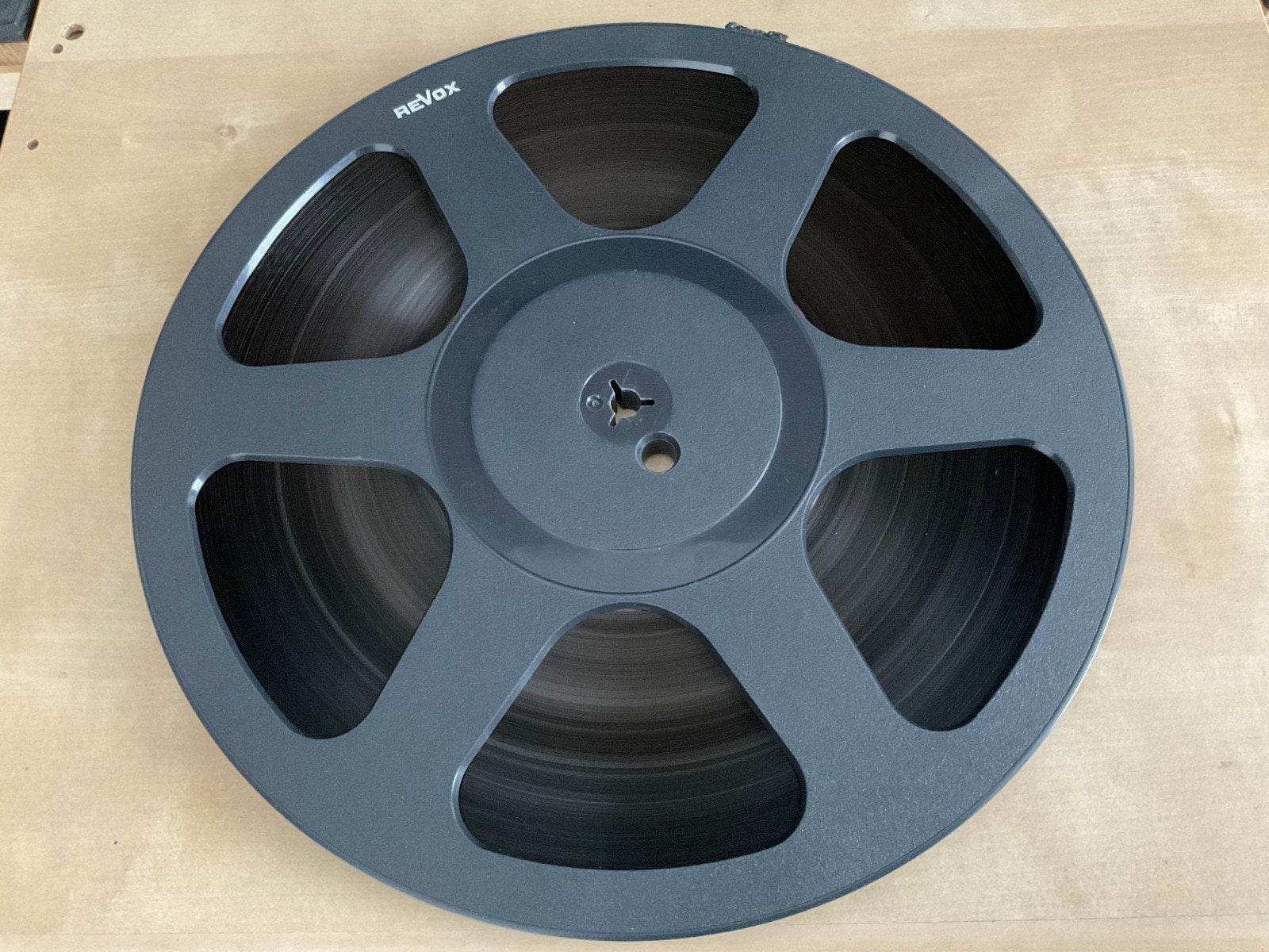 Revox  26,5 cm kunststoffen Taperecorder spoel met Tape., Ophalen of Verzenden