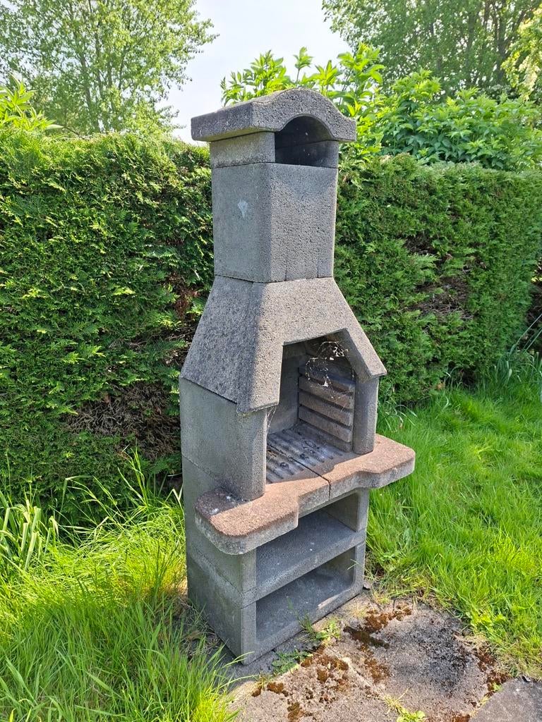 Robuuste stenen barbecue, buitenkeuken, Ophalen, Gebruikt, Onbekend