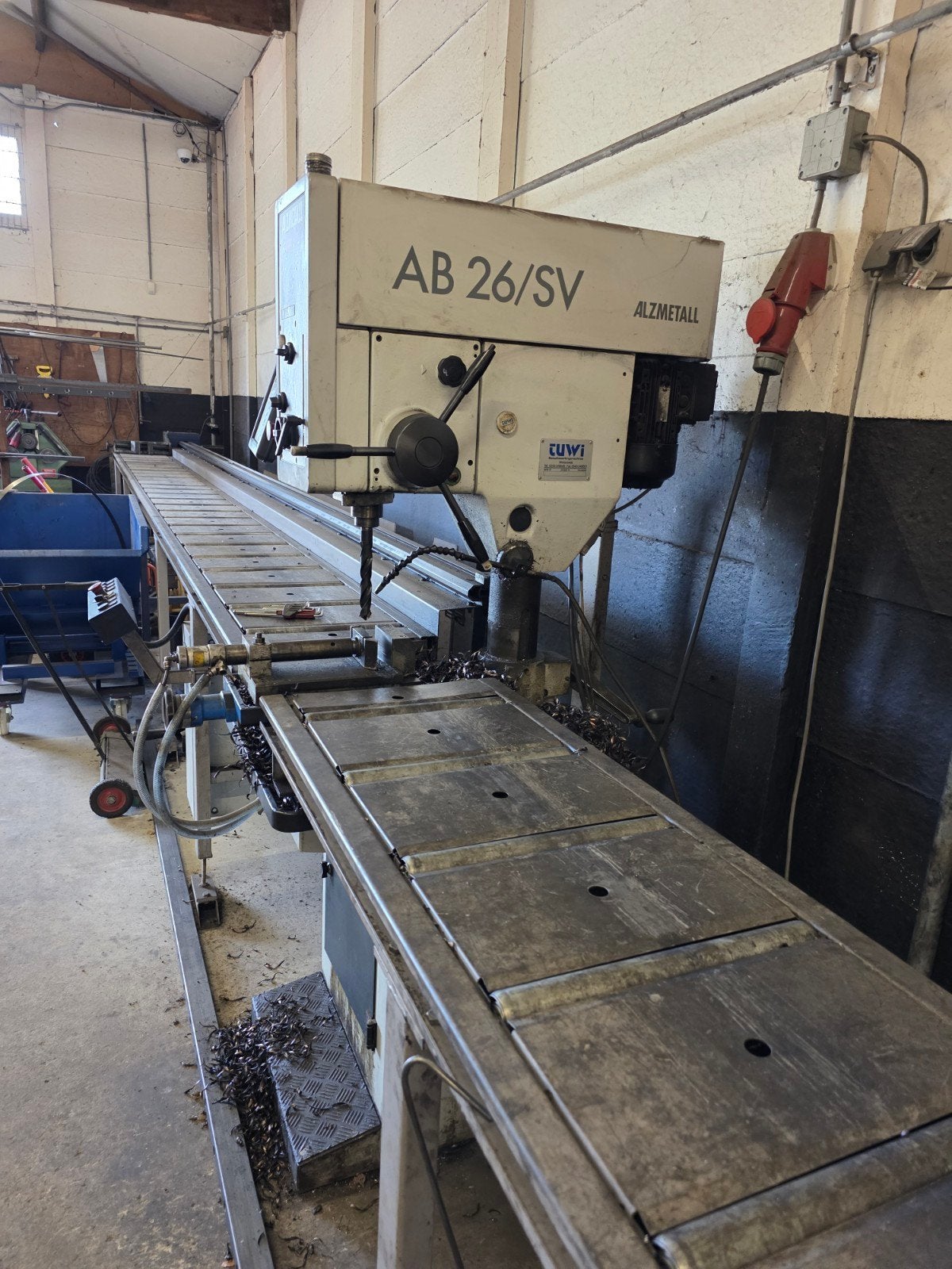 AlZMETALL AB 26/SV Boormachine met lange tafel, Ophalen