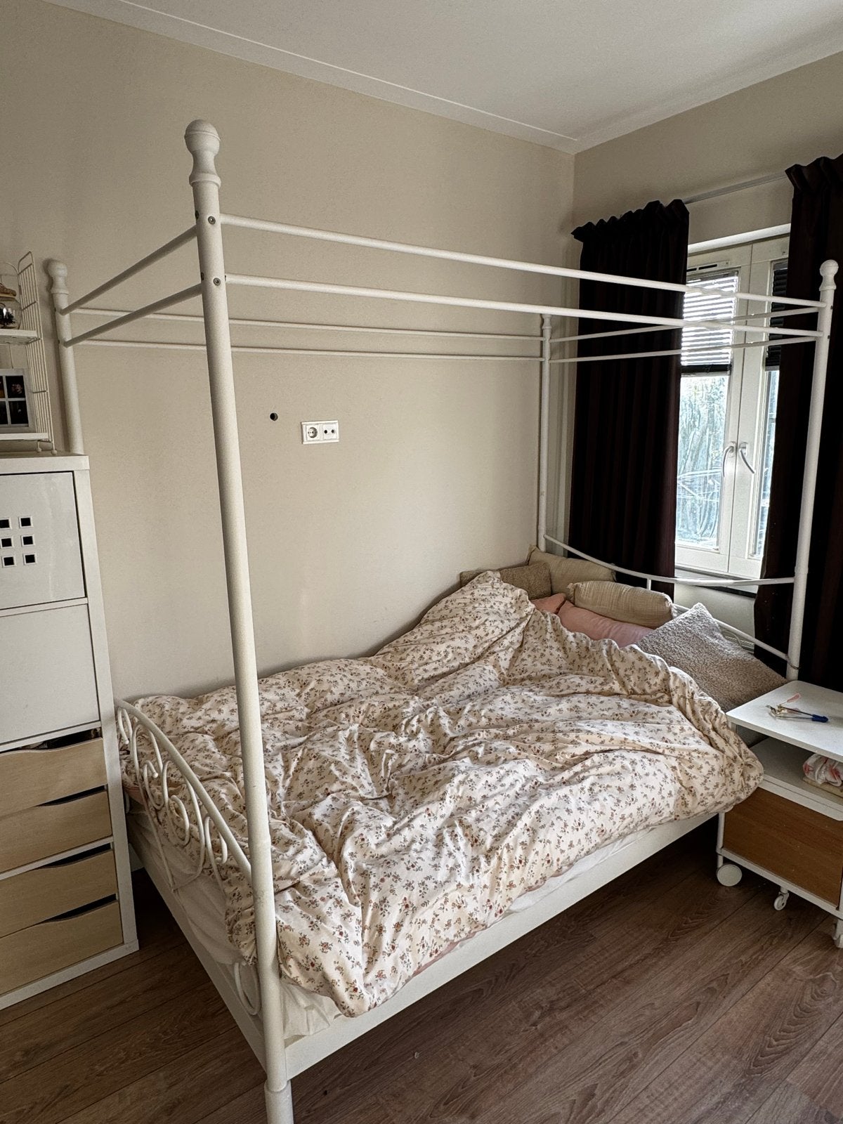 Meiden bed / hemelbed  / nieuw matras / 120 breed, Ophalen, Wit, Zo goed als nieuw, Twijfelaar