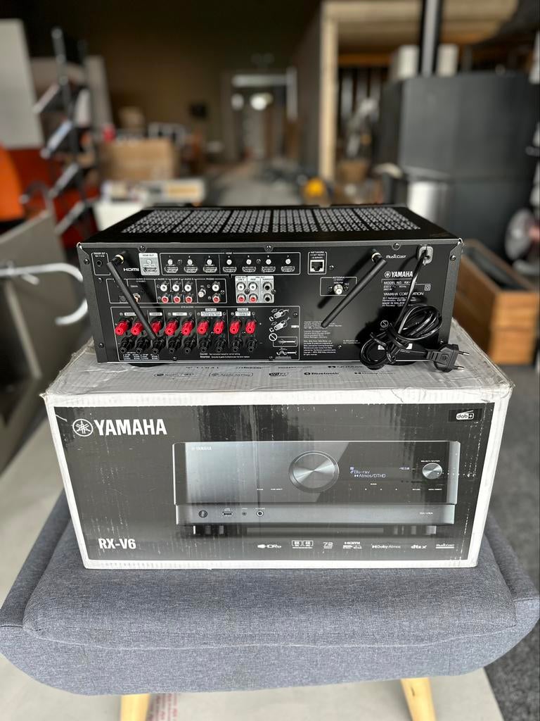 Yamaha RX-V6 versterker, Audio, Tv en Foto, Versterkers en Receivers, Yamaha, Ophalen of Verzenden, Zo goed als nieuw, 120 watt of meer
