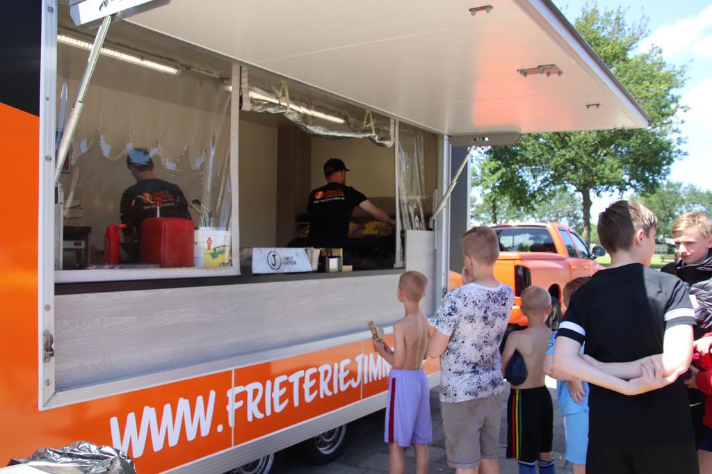 FRIETWAGEN OP LOCATIE? Onbeperkt, Verse friet, Vaste prijs!, Diensten en Vakmensen, Kraam