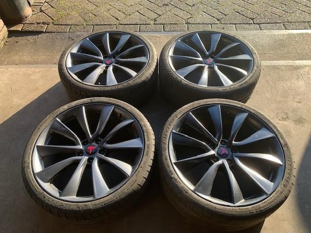 ORIGINELE TESLA MODEL 3 VELGEN + BANDEN 235 35 R20 + TPMS, Gebruikt, ., Banden en Velgen, Ophalen of Verzenden