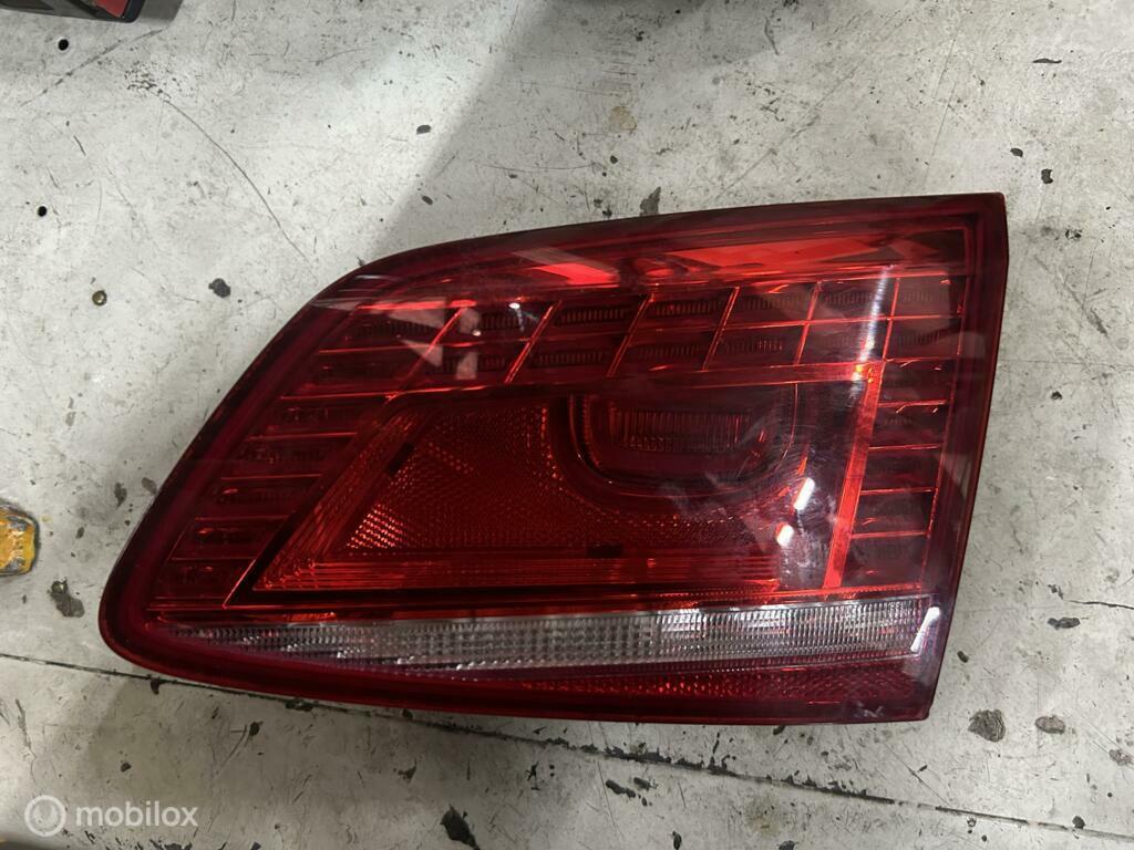 Achterlicht rechtsbinnen Volkswagen Passat Variant B710-'14, Ophalen of Verzenden, Gebruikt