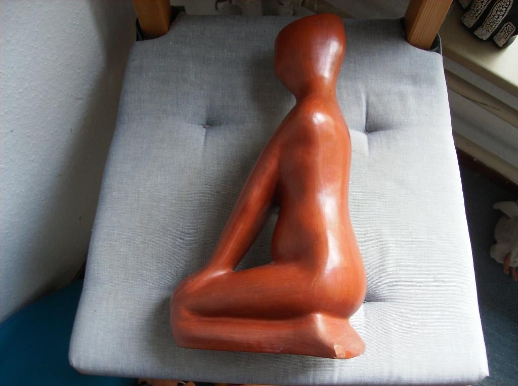 PICASSO "NAAR" TERRA COTTA KNIELENDE VROUW VAAS, Ophalen of Verzenden