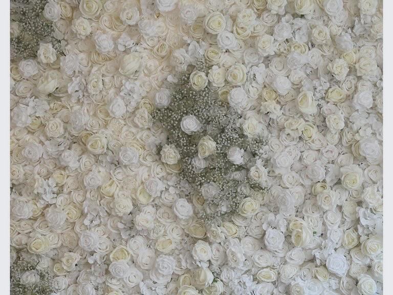 Te koop twee flowerwalls + 1 verstelbare backdrop stand