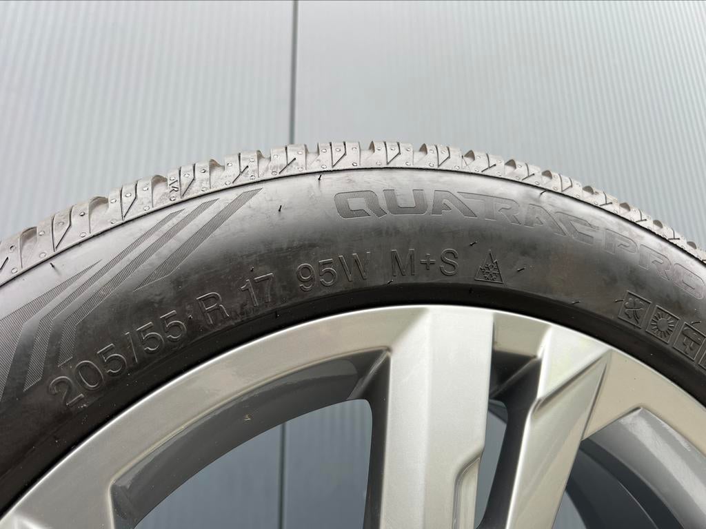 17 inch 5x100 4season VW Taigo TCross Skoda Kamiq Seat Arona, Auto-onderdelen, Banden en Velgen, Hooghwerff banden & velgen, Gebruikt