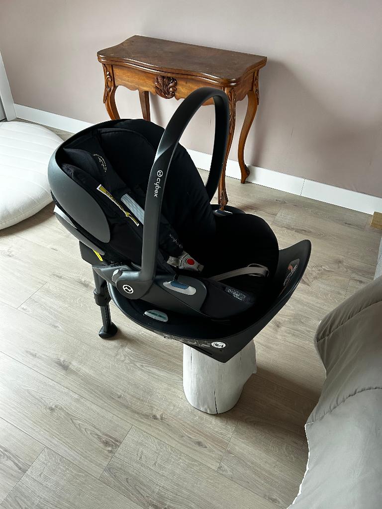 Cybex base en autostoel (cloud Z i-Size), Overige merken, Verstelbare rugleuning, Gebruikt, Ophalen of Verzenden