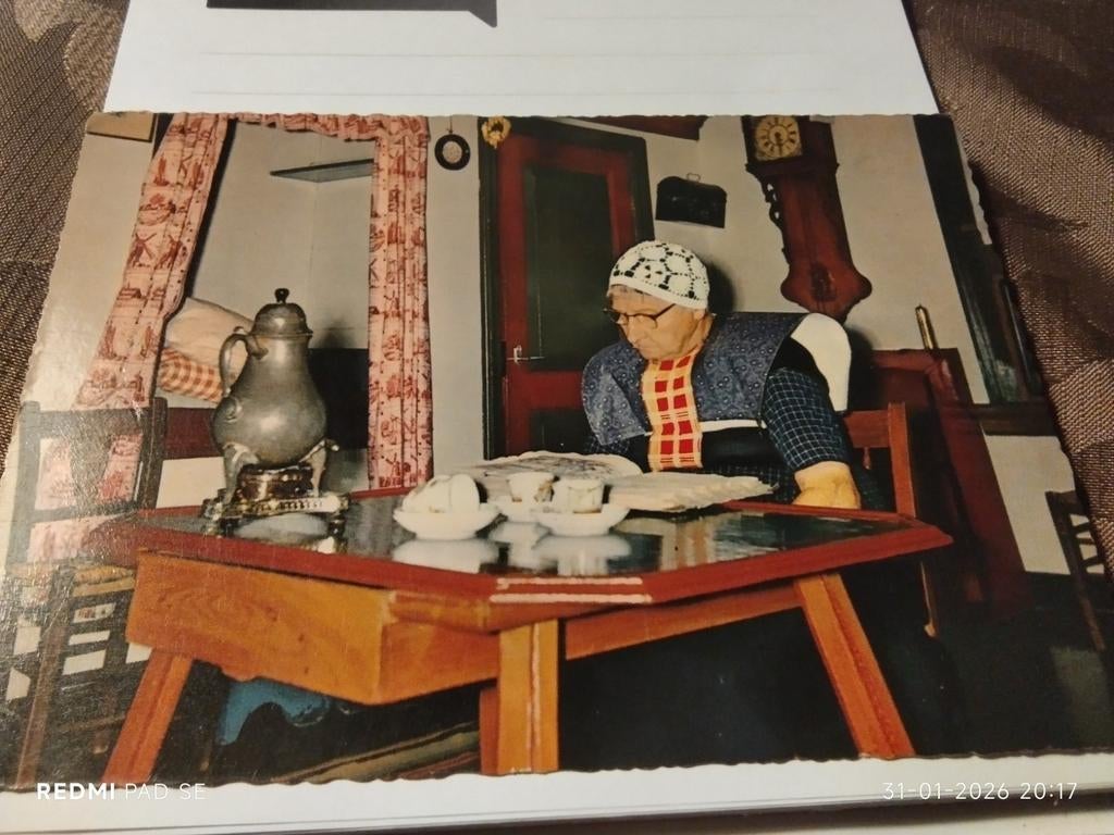 KLEDERDRACHT UIT  SPAKENBURG ROUWKLEDING., Ophalen of Verzenden, Voor 1920, Klederdracht