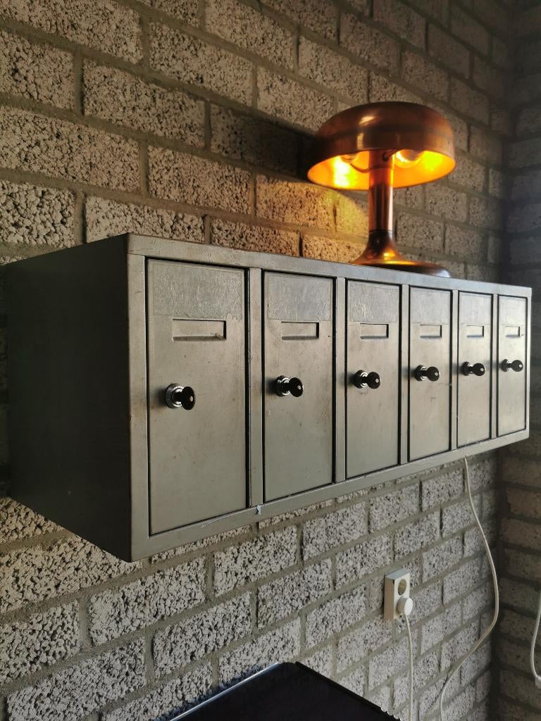 Vintage wand lockerkast, Ophalen