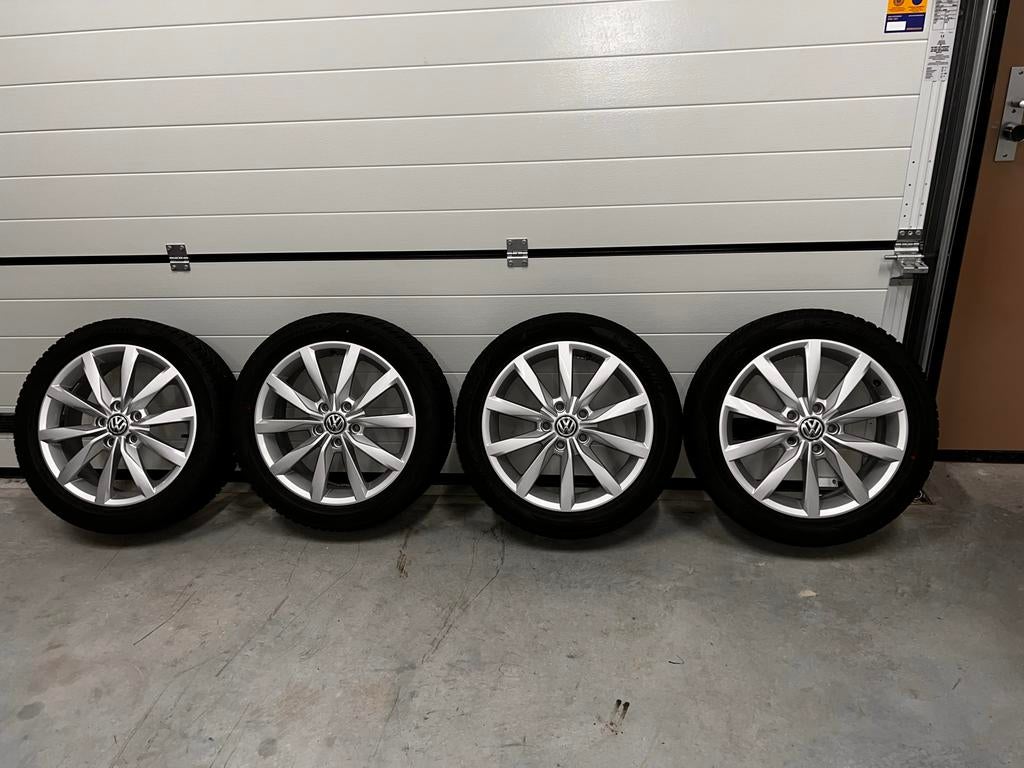 VW Winterbanden 17 inch - Augustus 2023, Ophalen, Gebruikt, Banden en Velgen, 17 inch