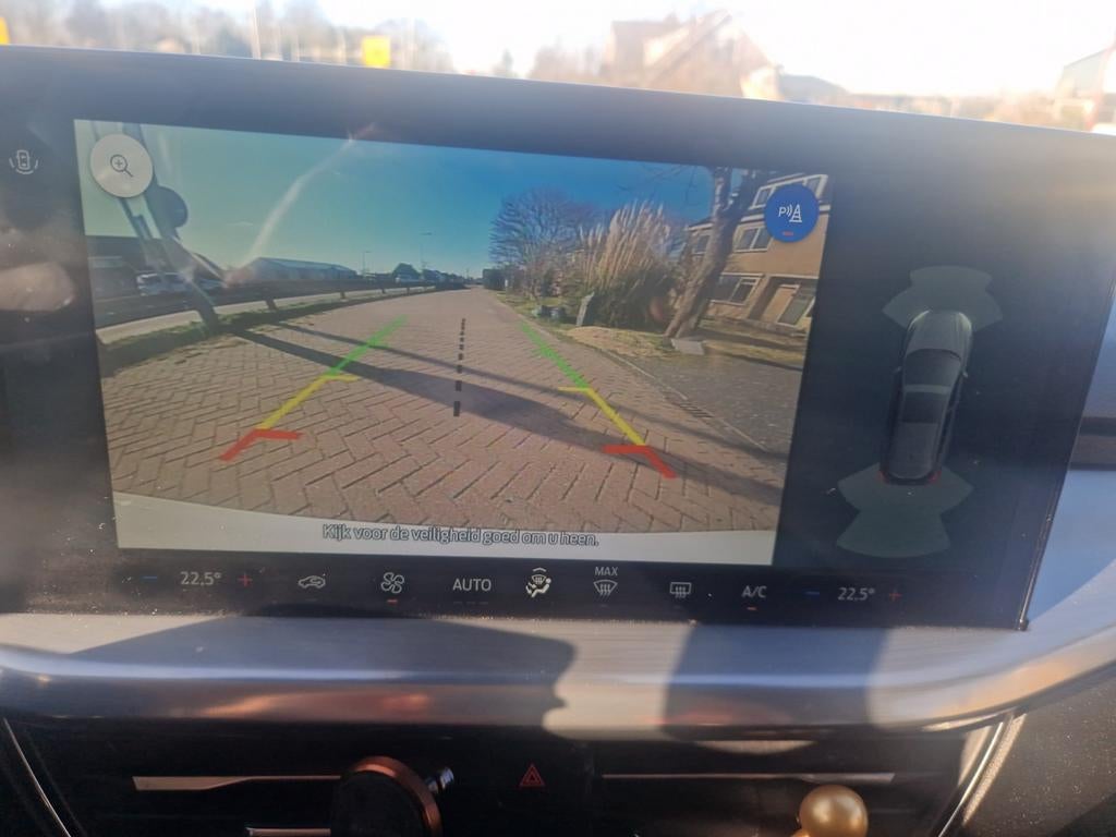 Foto 15 van Ford Focus 1.0 Ecoboost Hybrid  NOV 2022 CARPLAY DRAADLOOS