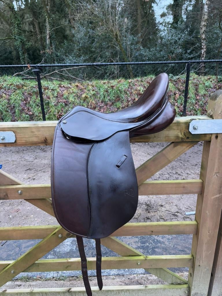 Ruiz Diaz Zamora zadel, 17,5 inch, Dieren en Toebehoren, Paarden en Pony's | Zadels, Dressuur, Ophalen