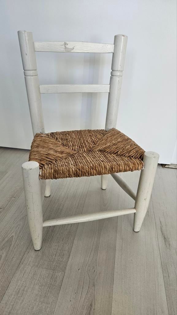 Klein stoeltje met rieten zitting, Ophalen, Gebruikt, Wit, Hout
