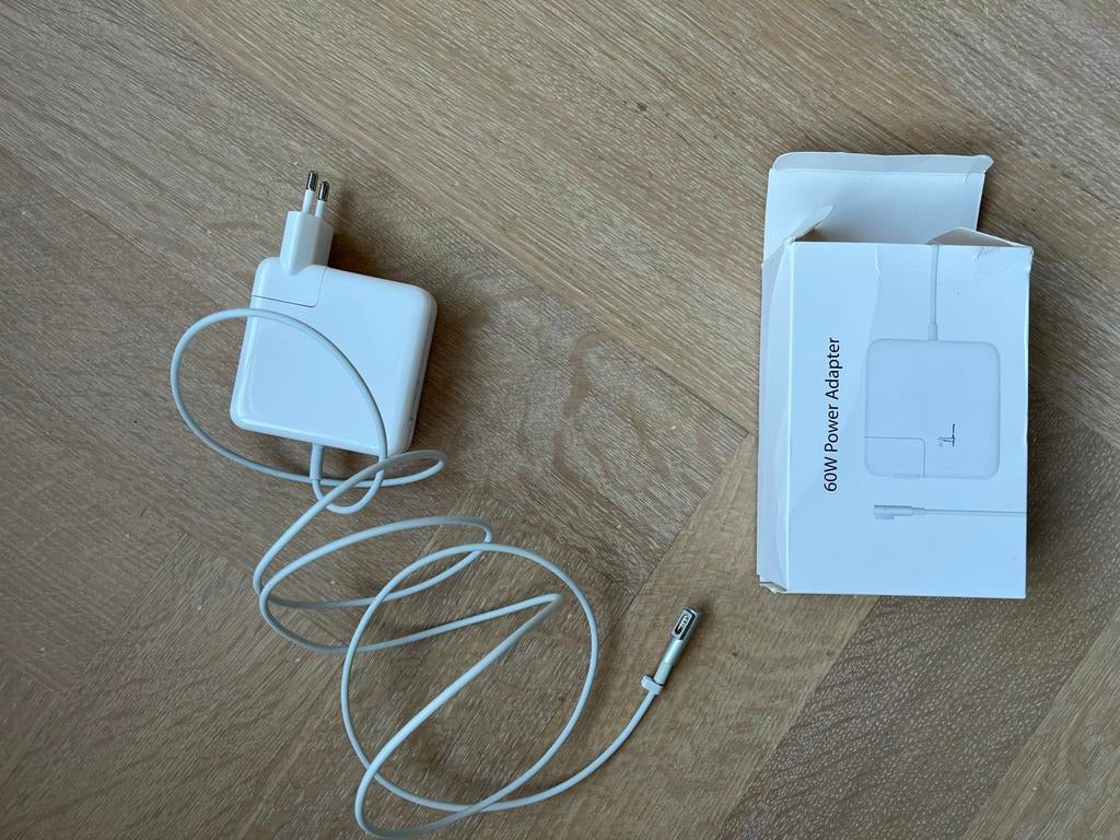 Macbook Pro 60W Adapter - ZGAN, Ophalen of Verzenden, Zo goed als nieuw