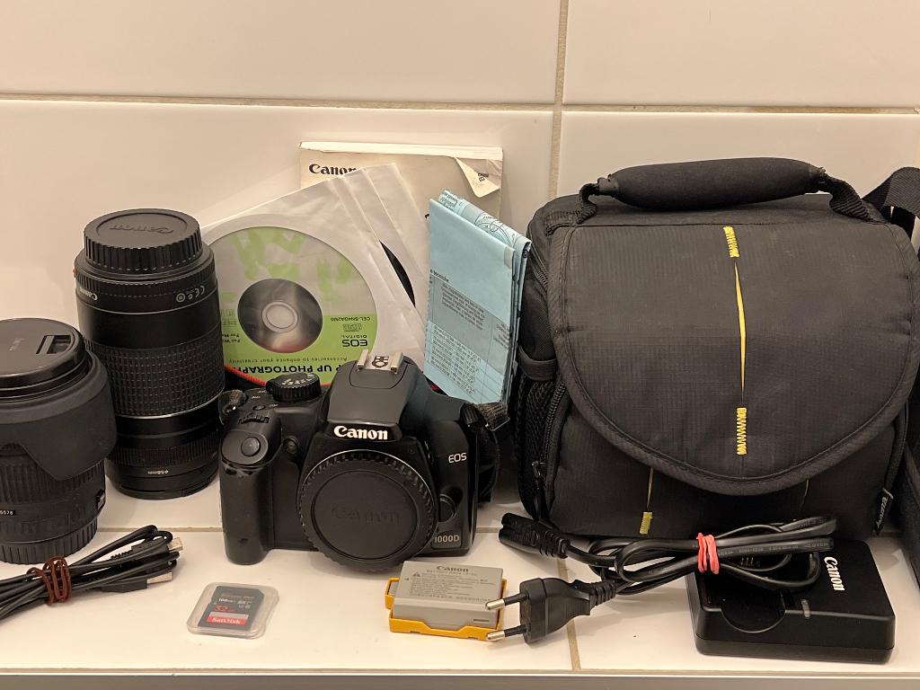 Canon EOS 1000D 2 x Lens 18-125mm + 75-300mm, Audio, Tv en Foto, Fotocamera's Digitaal, Gebruikt, Spiegelreflex, Canon, Geen optische zoom