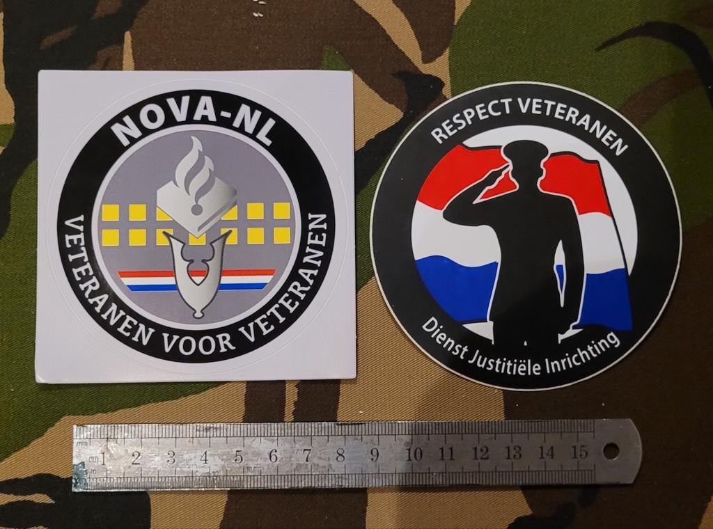 2 x sticker veteranen politie en justitie, Ophalen of Verzenden, Nederland, Embleem of Badge