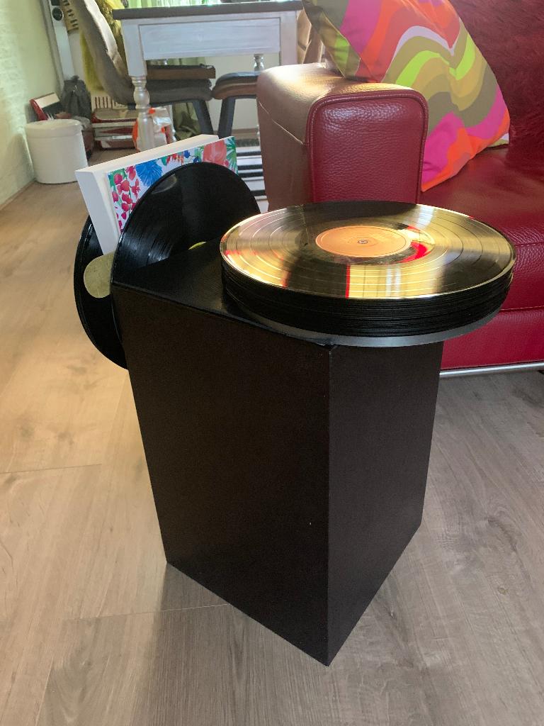 uniek LP tafeltje, Kunststof, Rond, 55 tot 75 cm, Zo goed als nieuw