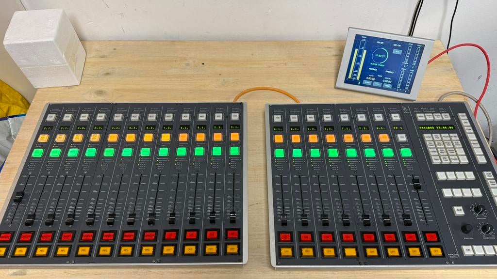 DHD RM4200D set, 20 faders, 6U chassis, TFT & onderdelen, Ophalen of Verzenden, Gebruikt, 20 kanalen of meer, Microfooningang